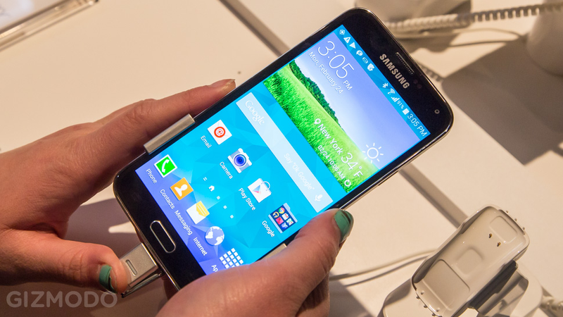 Illustration for article titled Samsung Galaxy S5 Hands On: A Tiny Dimpled Step Into the Future